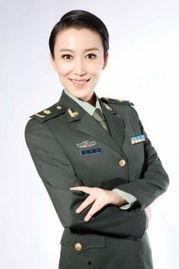丁柳元军装丝袜,英姿飒爽，魅力四溢