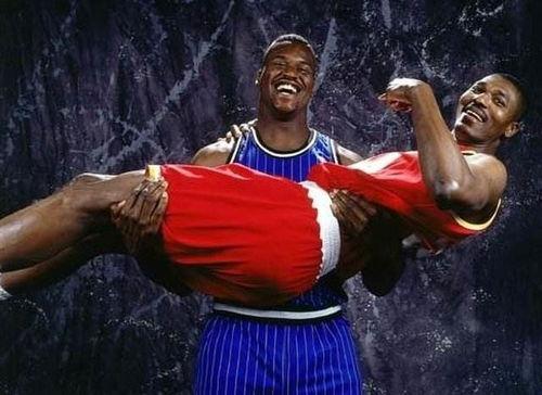 奥拉朱旺和奥尼尔视频,篮球巨星的巅峰对决